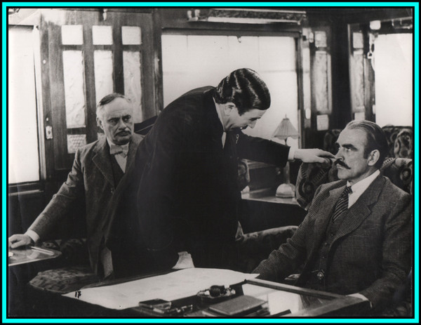ALBERT FINNEY & SEAN CONNERY in "Murder on The Orient Express" - Original Photo 1974