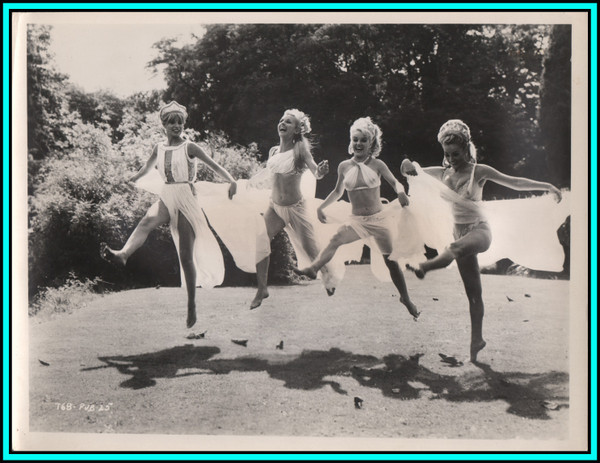 JOANNA FORD & GLORIA JOHNSON in "Carry on Cleo" - Original Vintage Photo - 1964