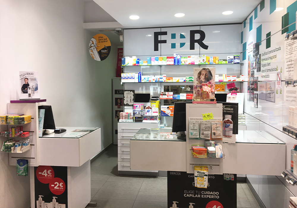 Mostradores de la Farmacia Forés en Horta-Guinardó, Barcelona