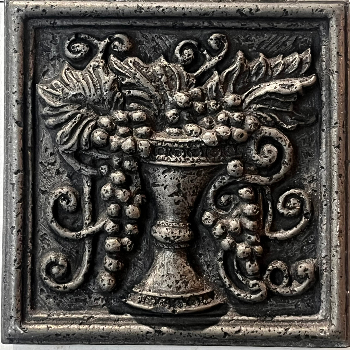 FACES OF NATURE CAST INSERT Pewter Grape 4"x4"