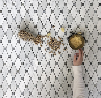 Carrara Honed Elongated Hexagon With Bardiglio Gray Dot Mosaic 12x12