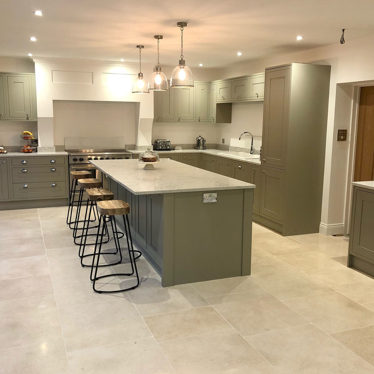 Travertine Tile image