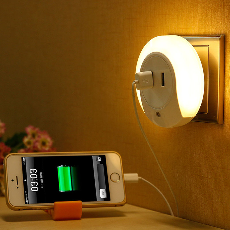 ELECTRICAL SOCKET WITH USB PLUG AND LIGHT