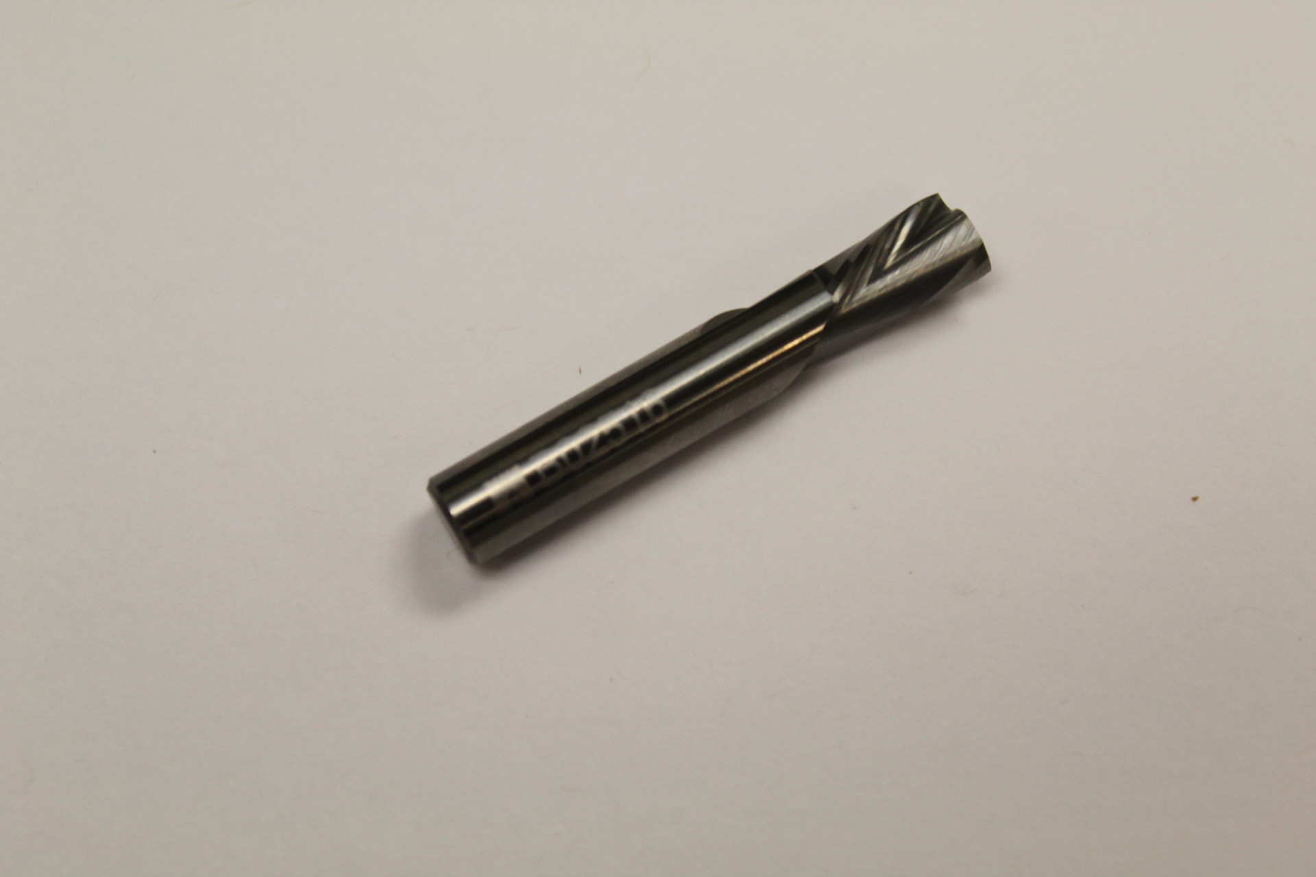 Castle 110 8mm Smooth Router Bit Reverse Helix (Down-cut) - Castle USA