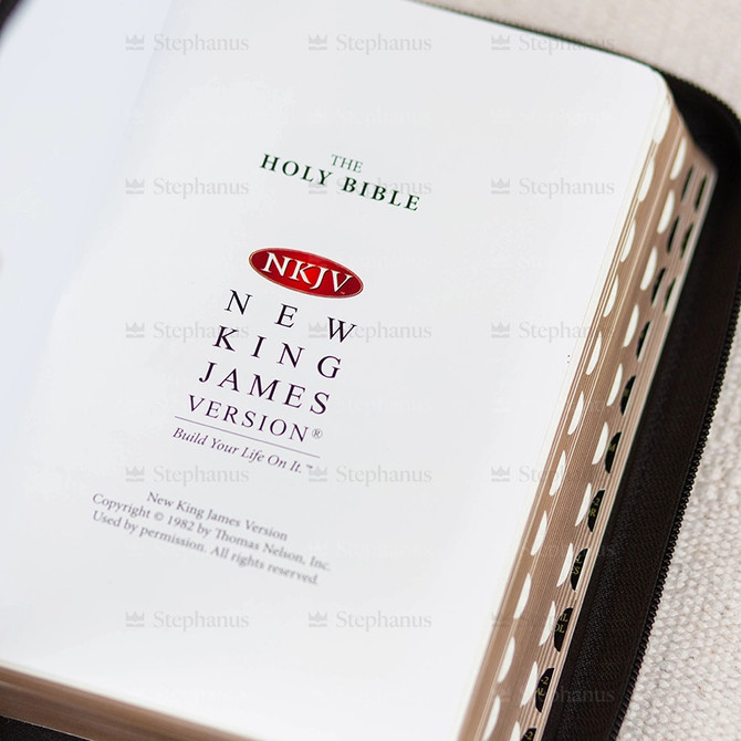 Biblia mare Romana-Engleza - Neagra - Ediție Bilingva (Fermoar, Aurită) - ZTI - 05 stephanus.ro