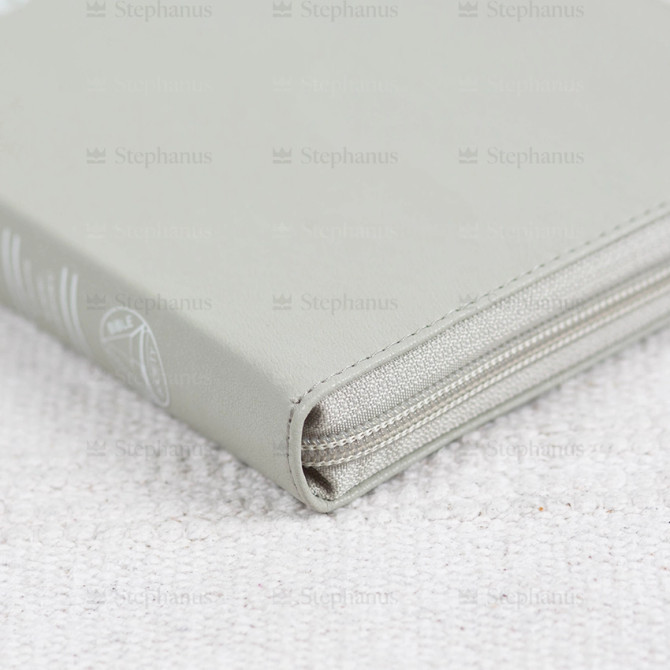 Biblia, Dumitru Cornilescu, Medie,  - Gri deschis/ imprimat cu alb - 052 ZTI, Fermoar, Aurită, Fără Index - SBR - 04 - stephanus.ro