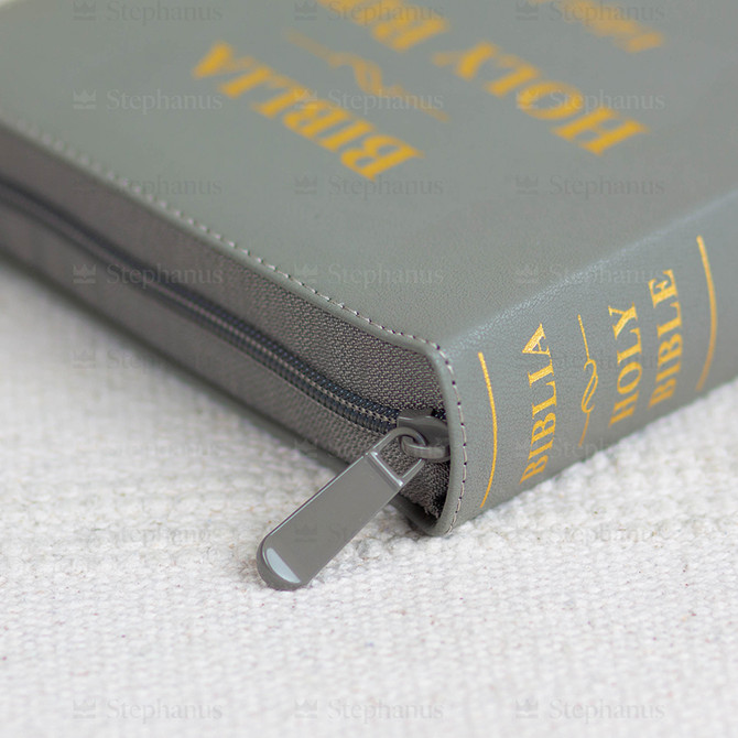 Biblia - Holy Bible - Romana-Engleza editie bilingva 050 Zti - Gri
 - 06 stephanus.ro