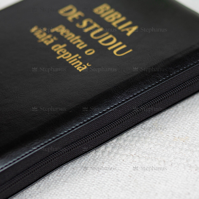 Biblia de studiu pentru o viata deplina - Negru (cu fermoar) - 03 stephans.ro