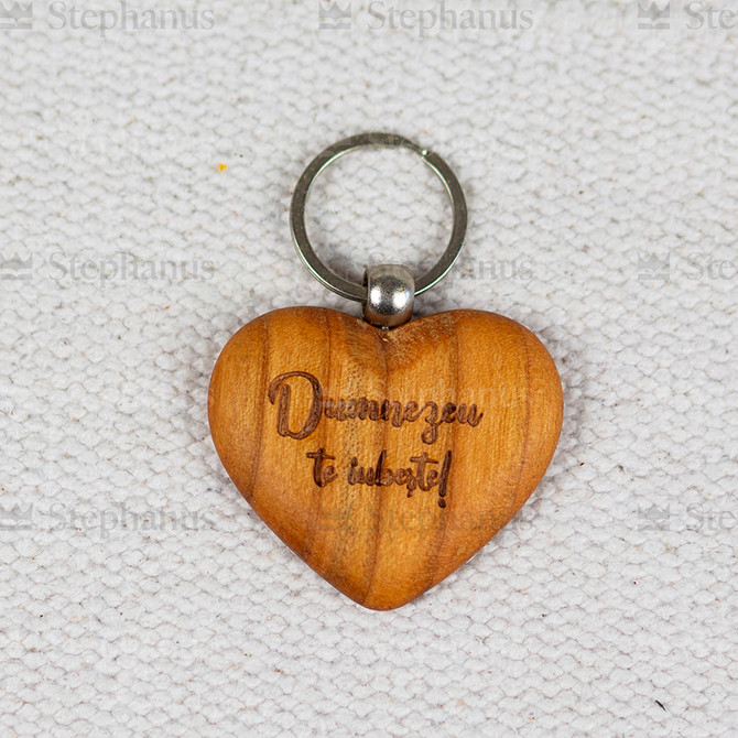Breloc lemn: Dumnezeu Te Iubeste! (Inima) - 04 stephanus.ro