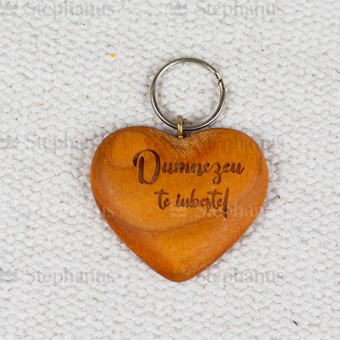 Breloc lemn: Dumnezeu Te Iubeste! (Inima) - 03 stephanus.ro