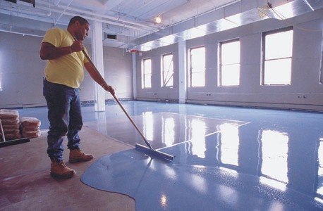 How to Apply Pourable Epoxy Floor Coating for A Seamless Look 