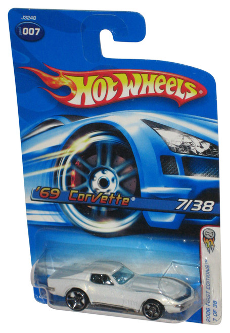 Hot Wheels 2006 First Editions 7/38 White '69 Corvette Toy Car #007