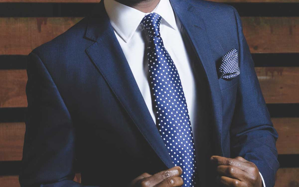 5 Reasons to Wear Bespoke Suits