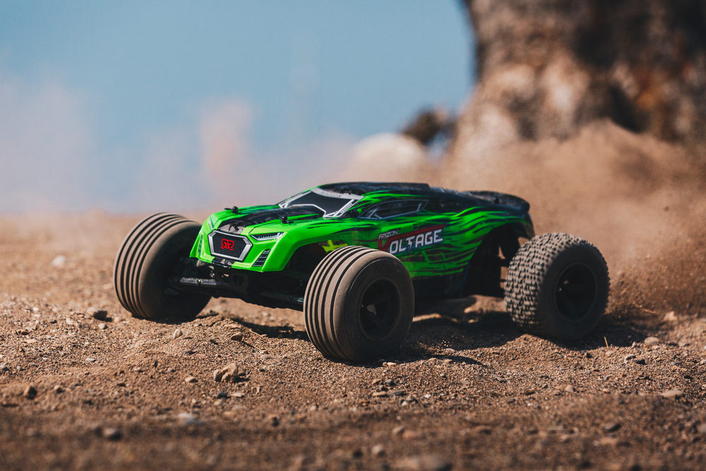 ARRMA FAZON VOLTAGE 2WD SPEED TRUCK, GREEN/BLACK WITH BATTERY & CHARGER