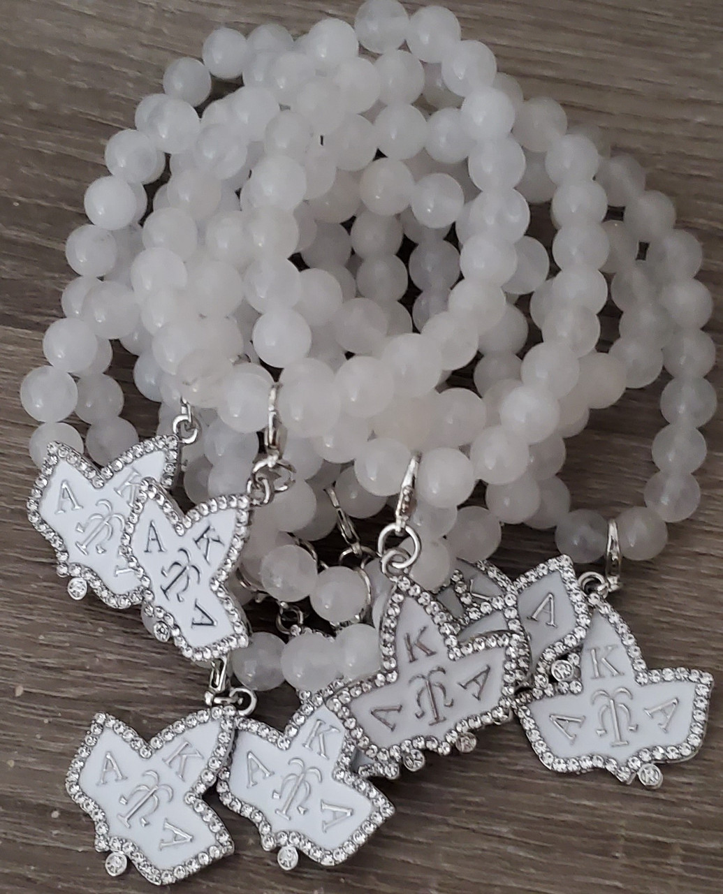 What does a bracelet of white beads mean?