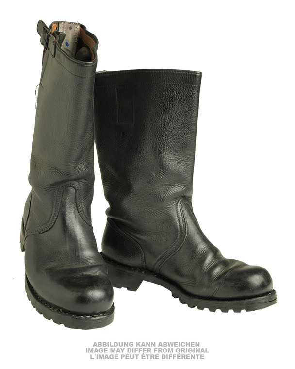 GERMAN BLK SEA BOOTS W/BUCKLE USED