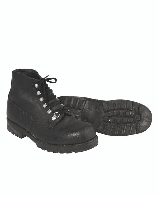 SWISS BLACK MOUNTAIN BOOTS USED