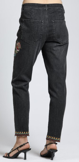 APNY Floral Embroidery Slouchy Jeans (C145B) BLK/MULTI