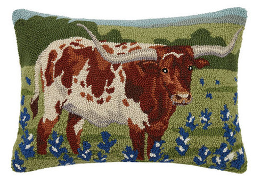 Longhorn in Bluebonnet Field Hook Pillow (30SJM8318C22OB)