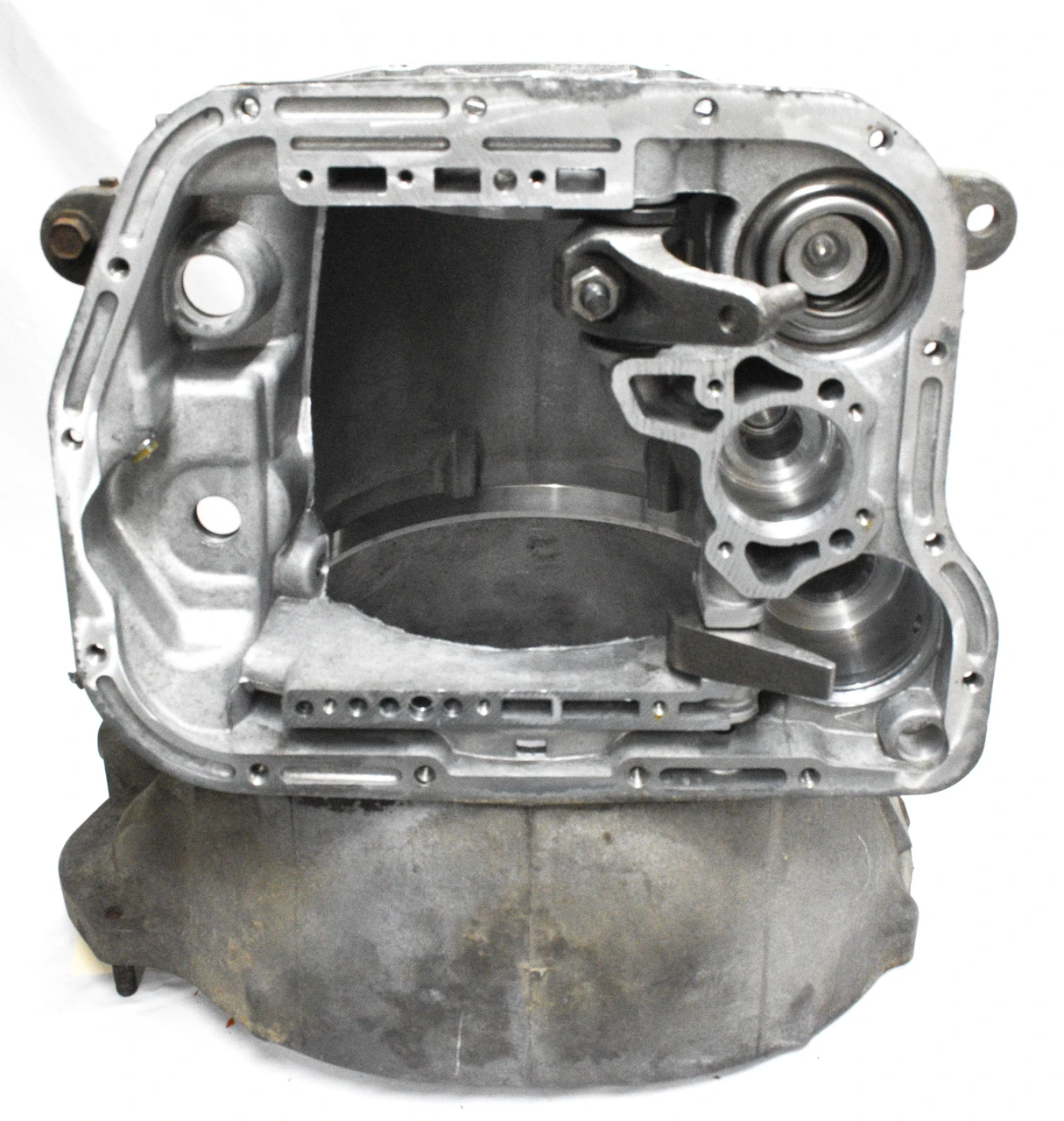 U064-5 46RE Transmission Case (1996-2000) 5.2L 5.9L w/ Screw-In NSS Cast # 064-5 - view 3
