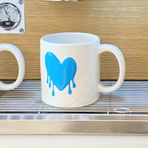 Drippy Heart Mug in White/Blue