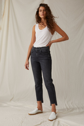 Gloria Straight Jean in Dark Grey