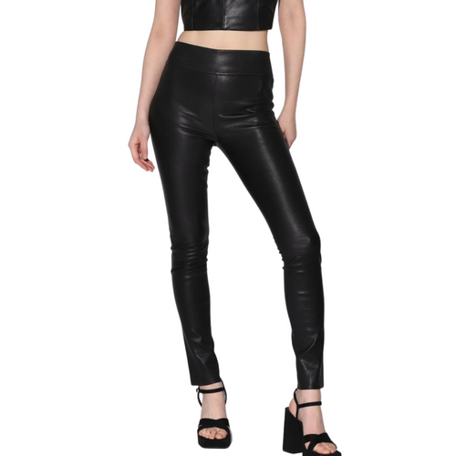 Raquelle Pant in Black