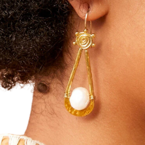 Spiral Drop Stone Earring in Pearl