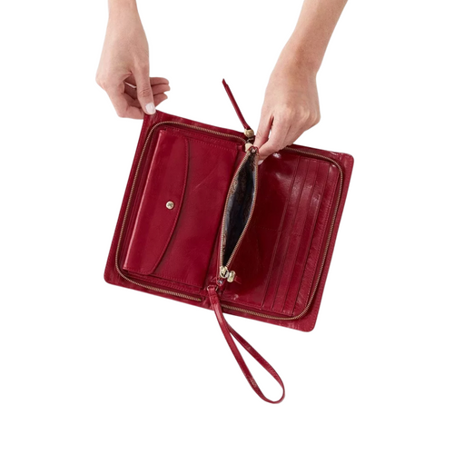 Evolve Wristlet in Cardinal 