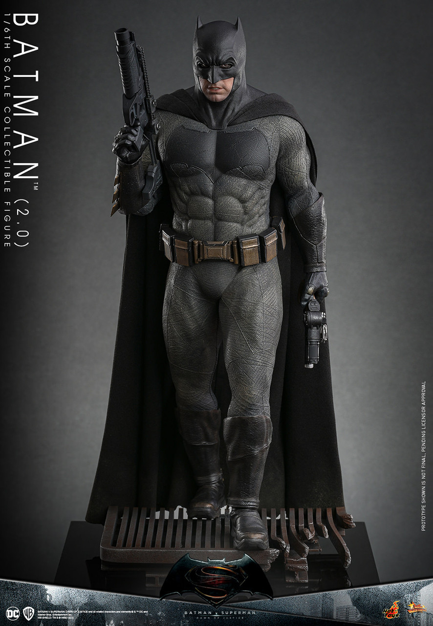 Hot Toys 1/6 MMS731 Dawn of Justice Batman 2.0 Action Figure  vs Superman 4