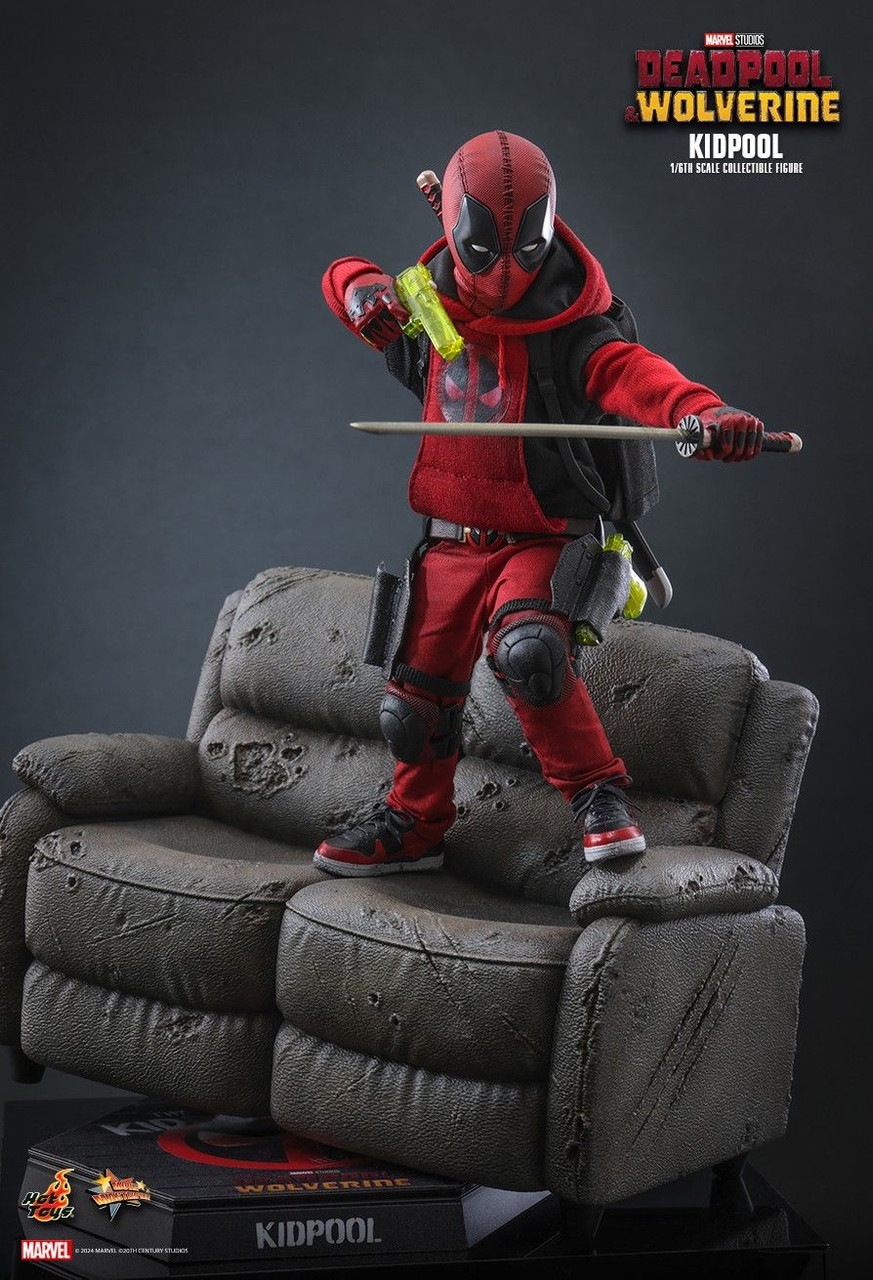 Hot Toys 1/6 Kidpool D & W Movie Figure