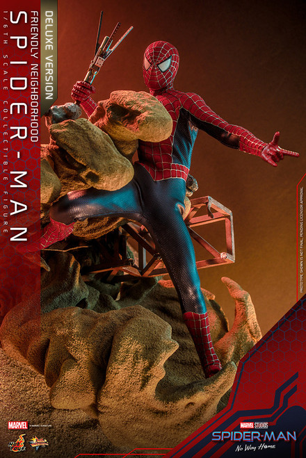 Hot Toys 1/6 Friendly Neighborhood Spider-Man Deluxe MMS662 2