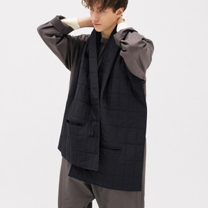 Our re-cover merino wear is made from premium quality merino wool quilted in a windproof layer of recycled polyester - thermo-regulative, versatile, and requires minimal maintenance.