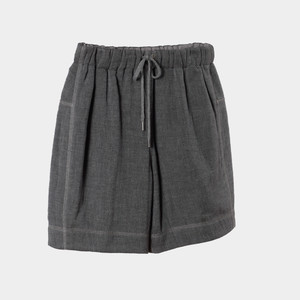 Our on-journey wear- comfortable and stylish pieces which resist moisture, odour, and bacteria using natural active charcoal.