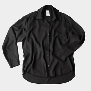 senscommon per-piece dye piqué shirt with corozo buttons. Eco-friendly, must-touch and garment dyed long-sleeve shirt in the softest of Tencel™.