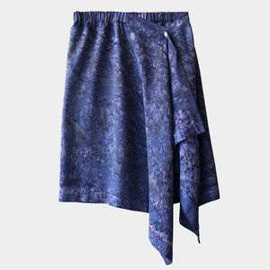 senscommon per-piece dye kilt. Unique hand-dyed pattern on a  functional layering piece in the softest of Tencel™ lyocell. Designed and made in Portugal.