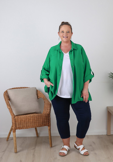 Relaxed Fit Button Up Shirt in Green