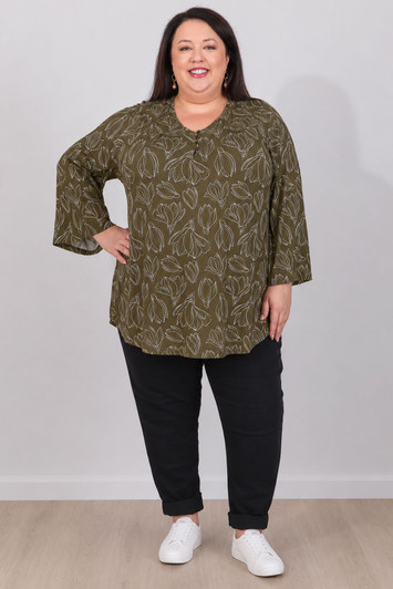 Plus Size Relaxed Fit Top In Khaki Floral Outline