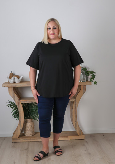 Plus Size Round Neck Tee In Black