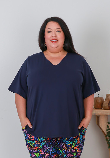 Plus Size Cotton V Neck Curved Hem Tee In Navy