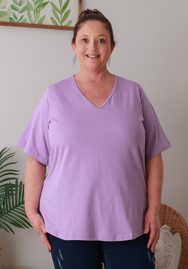 Plus Size Cotton V Neck Curved Hem Tee In Lilac