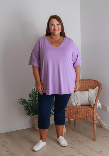 Plus Size Cotton V Neck Curved Hem Tee In Lilac