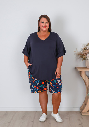 Plus Size Shorts In Floral Print