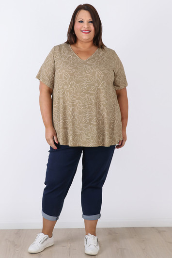 plus size bamboo floral outline top