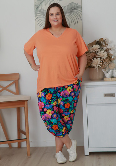 plus size stretch floral crop pants - curvaceous 