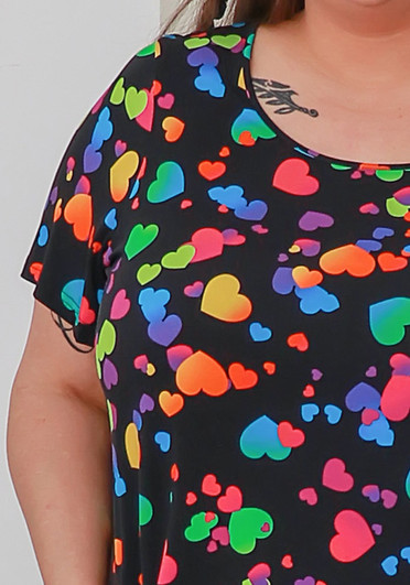 Plus Size Scoop Neck Bamboo Tee in Funky Hearts