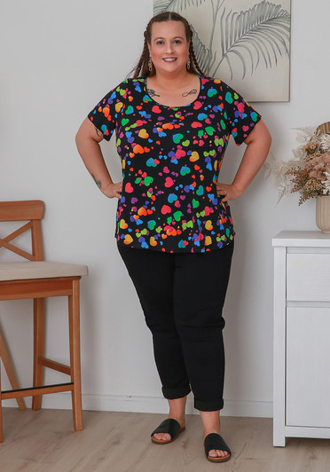 Plus Size Scoop Neck Bamboo Tee in Funky Hearts