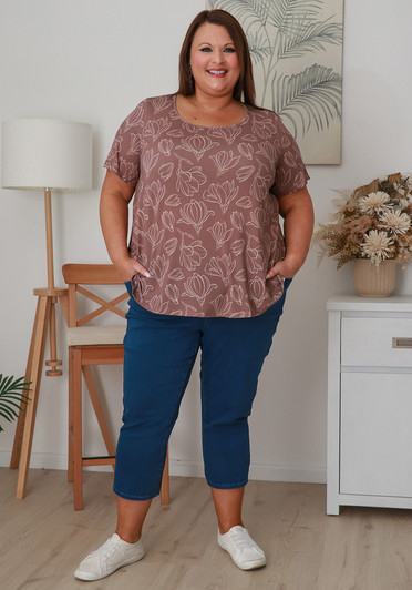 Plus Size Scoop Neck Bamboo Tee In Mocha Floral Outline
