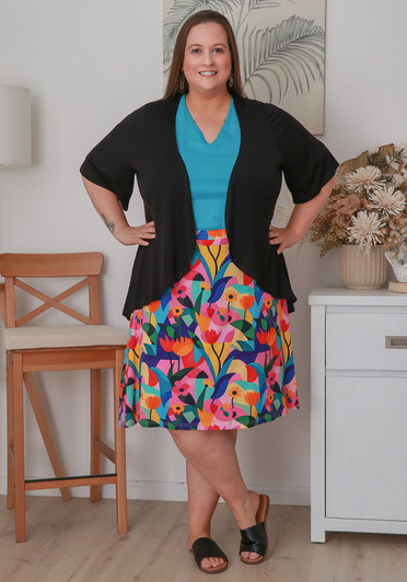 Plus Size Bamboo Short Stretch Skirt In Geometric Flower Print