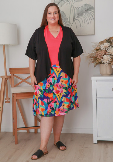 Plus Size Bamboo Short Stretch Skirt In Geometric Flower Print